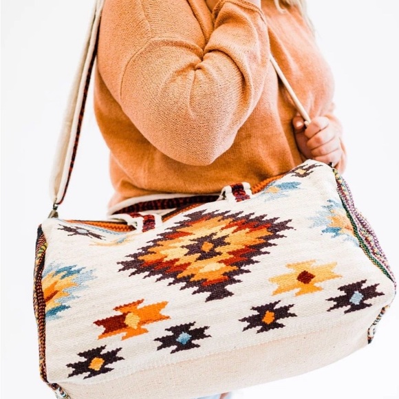 Navajo Rug Patterned Weekender Bag - Picture 6 of 7